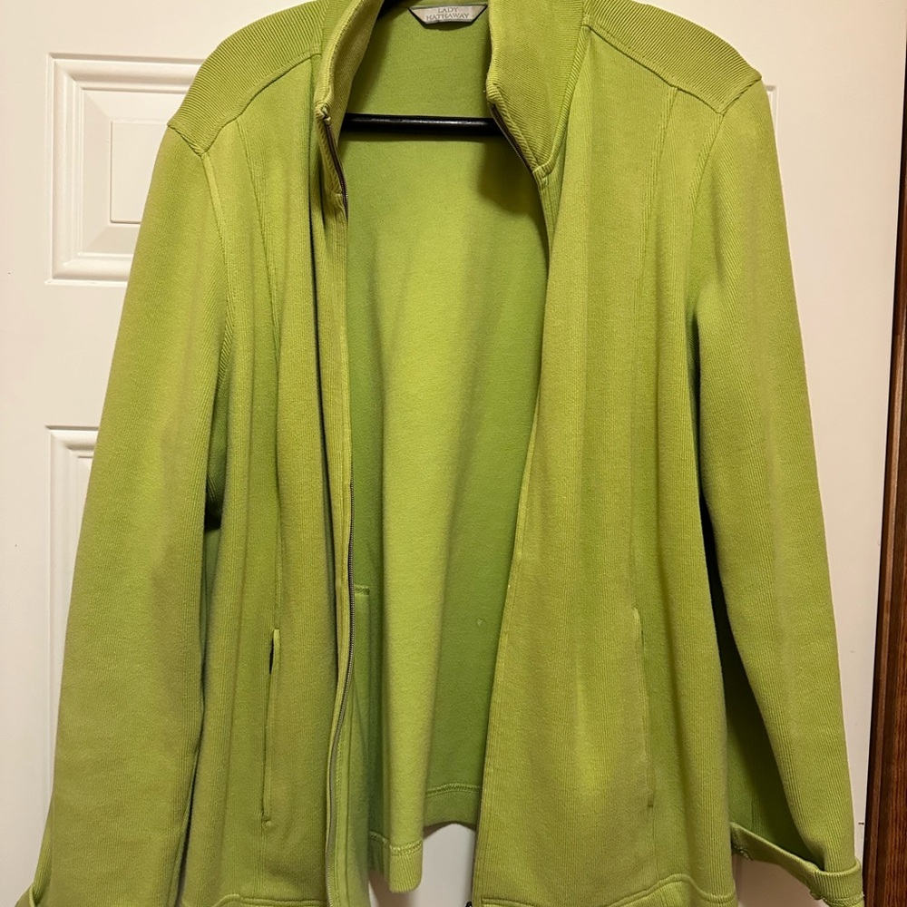 Green Utility Jacket with Striking Color and Casual Style